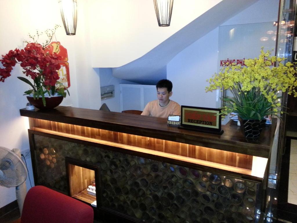 Pink Tulip Hotel Хошимин Екстериор снимка