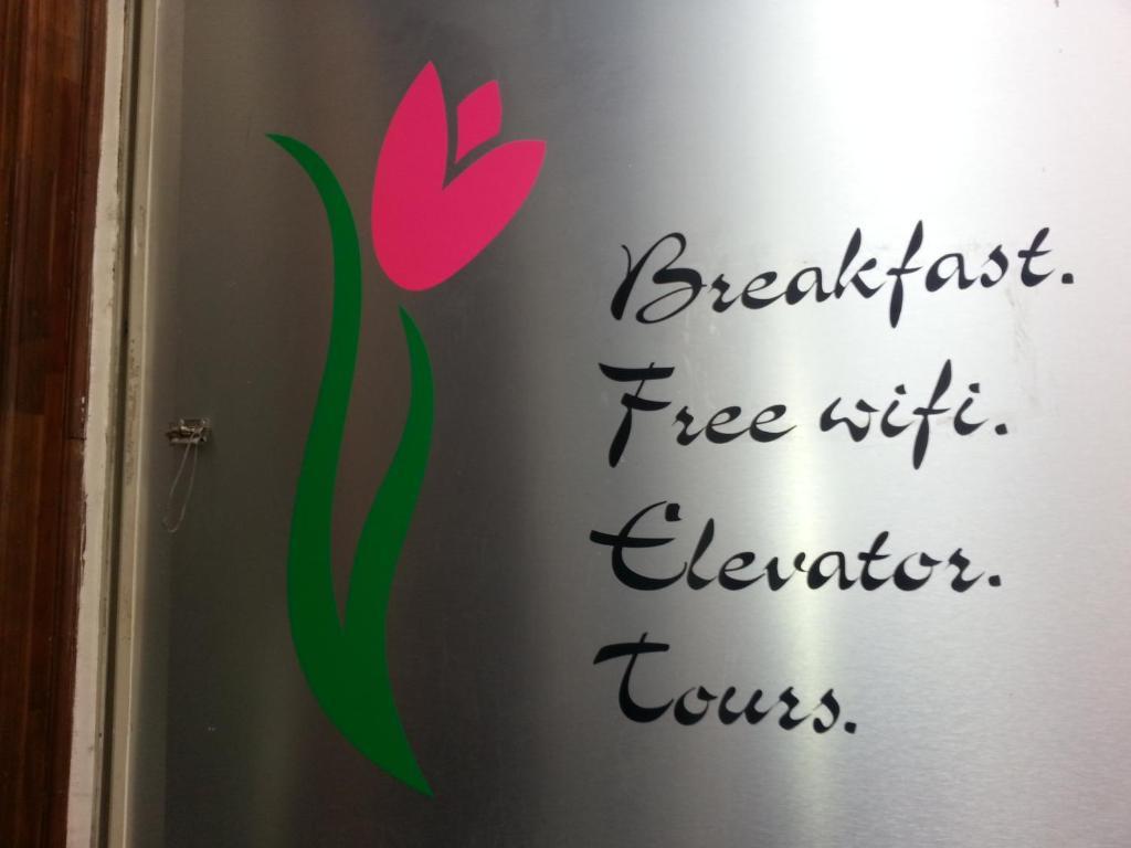 Pink Tulip Hotel Хошимин Екстериор снимка
